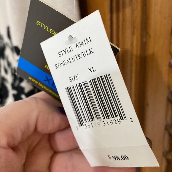 Black and cream floral knit dress size xl A-LINE - Fits like size 12-14. - Picture 6 of 6